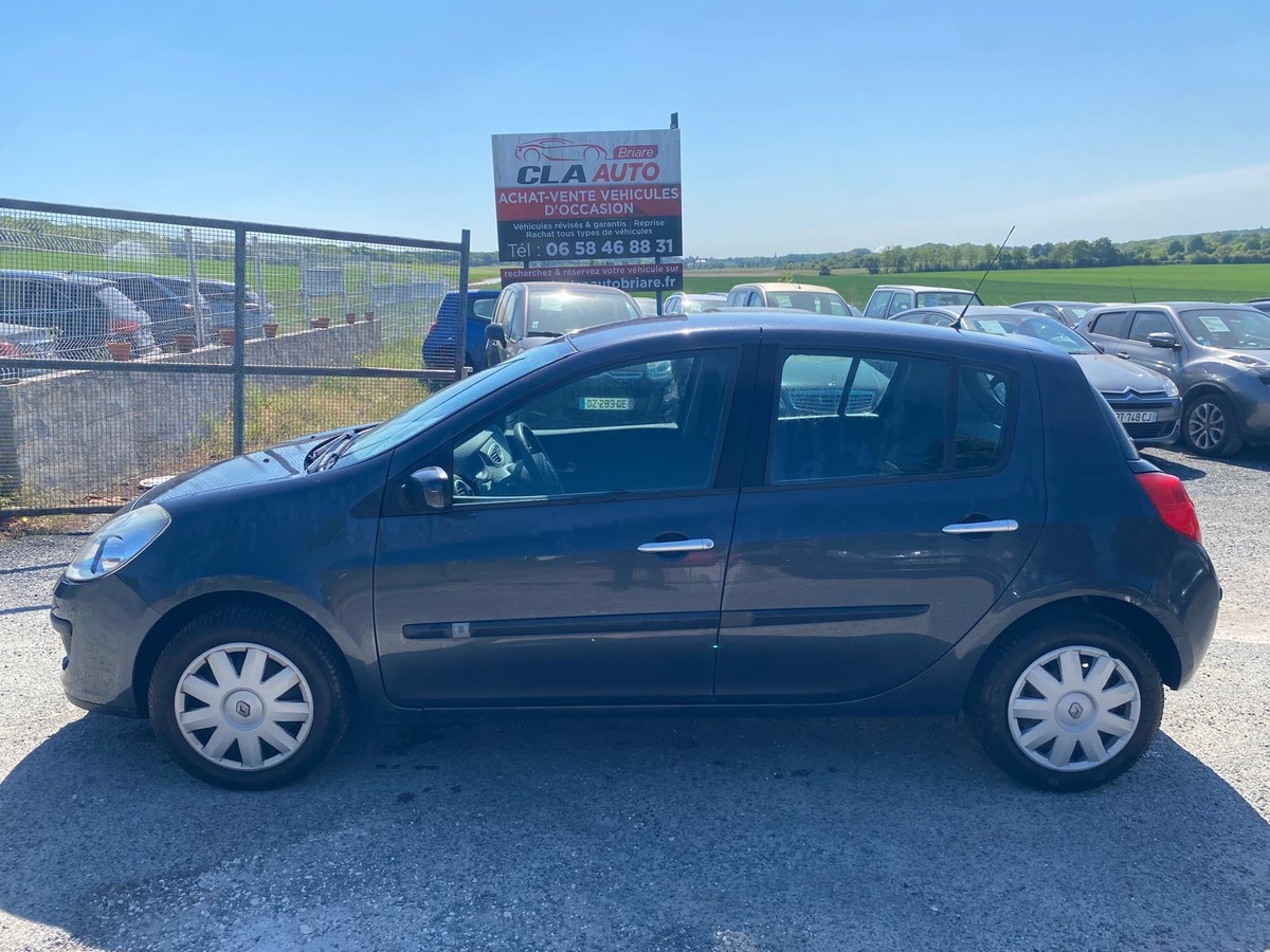 RENAULT Clio III 1.2 tce 100cv faible kilométrage d’origine 