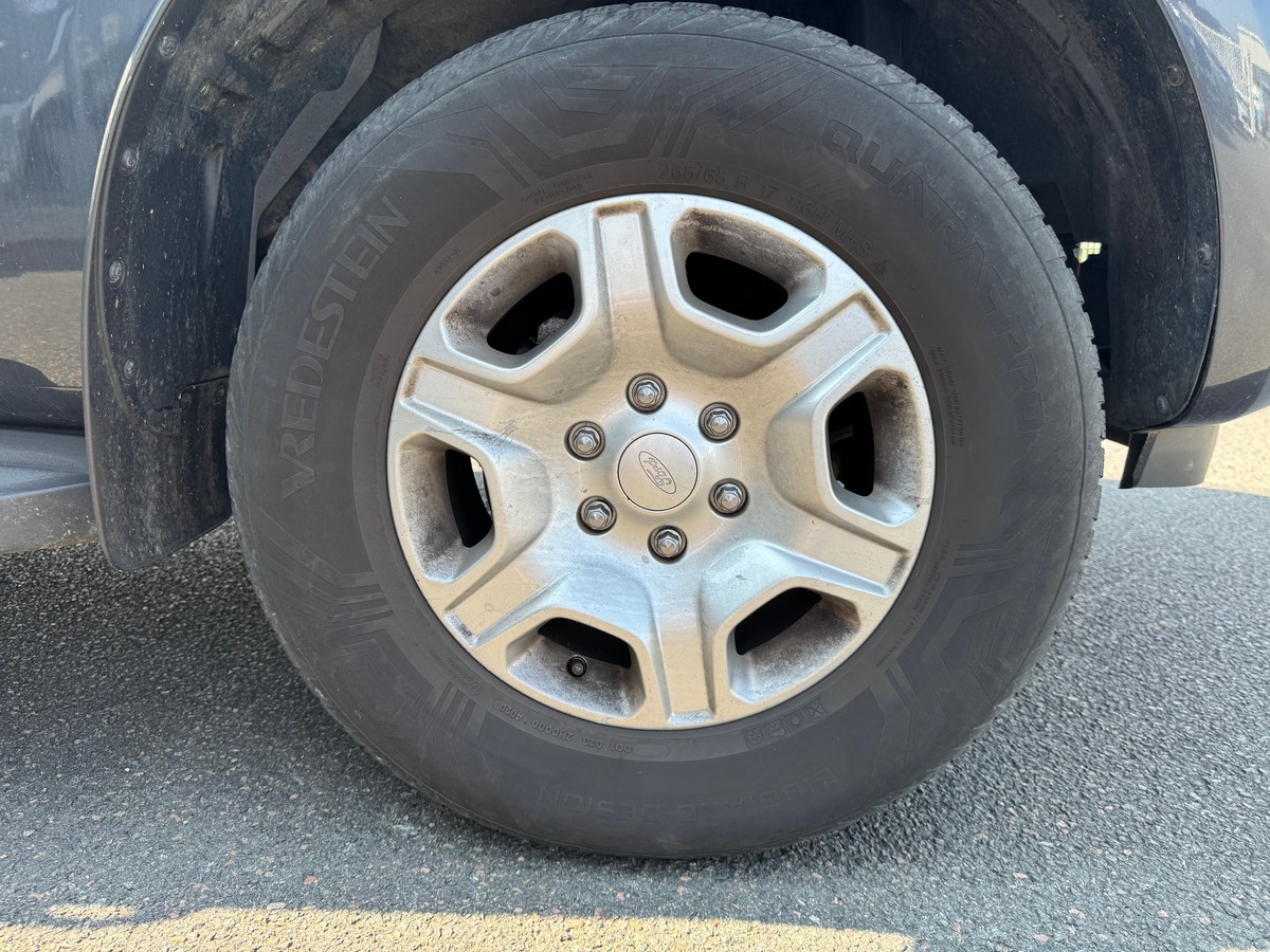 Ford Ranger 200 chevaux | Limited | Double Cabine | 5 places | GPS | Régulateur vitesse | Hard Top