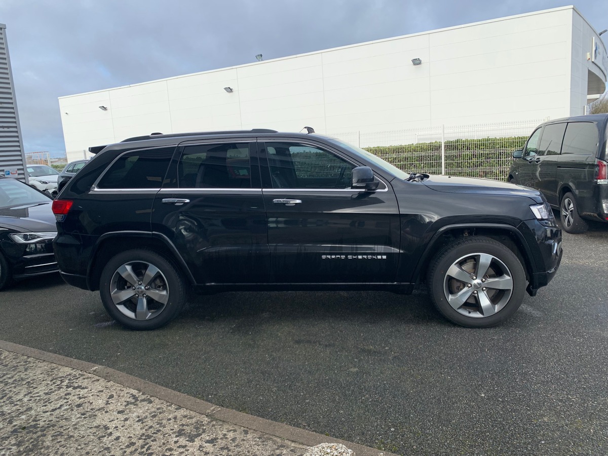 Jeep Grand Cherokee 250 ch | Overland | Toit ouvrant panoramique | Caméra de recul | Attelage