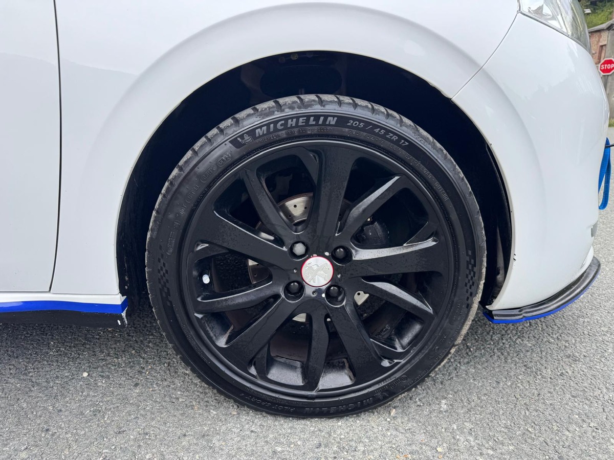 Peugeot 208 1.6 e-HDi 115cv Allure - Garantie