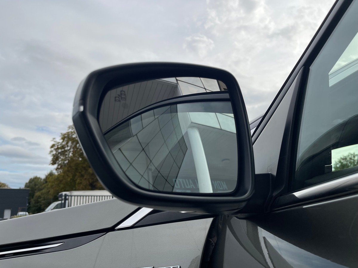 Peugeot 5008 Gt Line 1.5 BlueHDi EAT8 130 cv Boîte auto - Toit ouvrant / Audio FOCAL