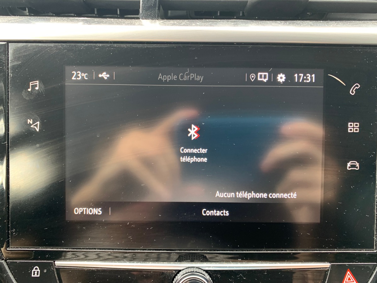 Opel Corsa 100 | Apple car play | Régulateur vitesse | | Reconnaissance des panneaux | Climatisation