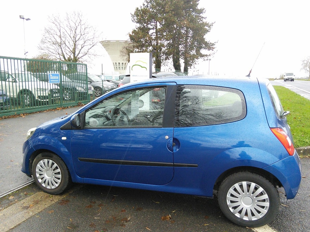 RENAULT Twingo 1.2 75 Dynamique CLIMATISATION - GARANTIE MECANIQUE - FAIBLE Km