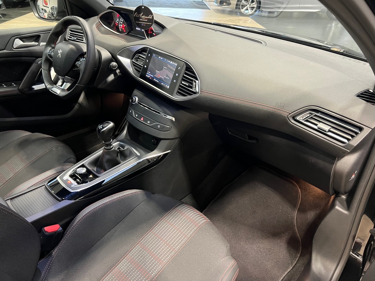 Peugeot 308 II (2) 1.2 puretech 130 ch BVM6 GT LINE /TOIT PANO/CAMERA/CARPLAY/