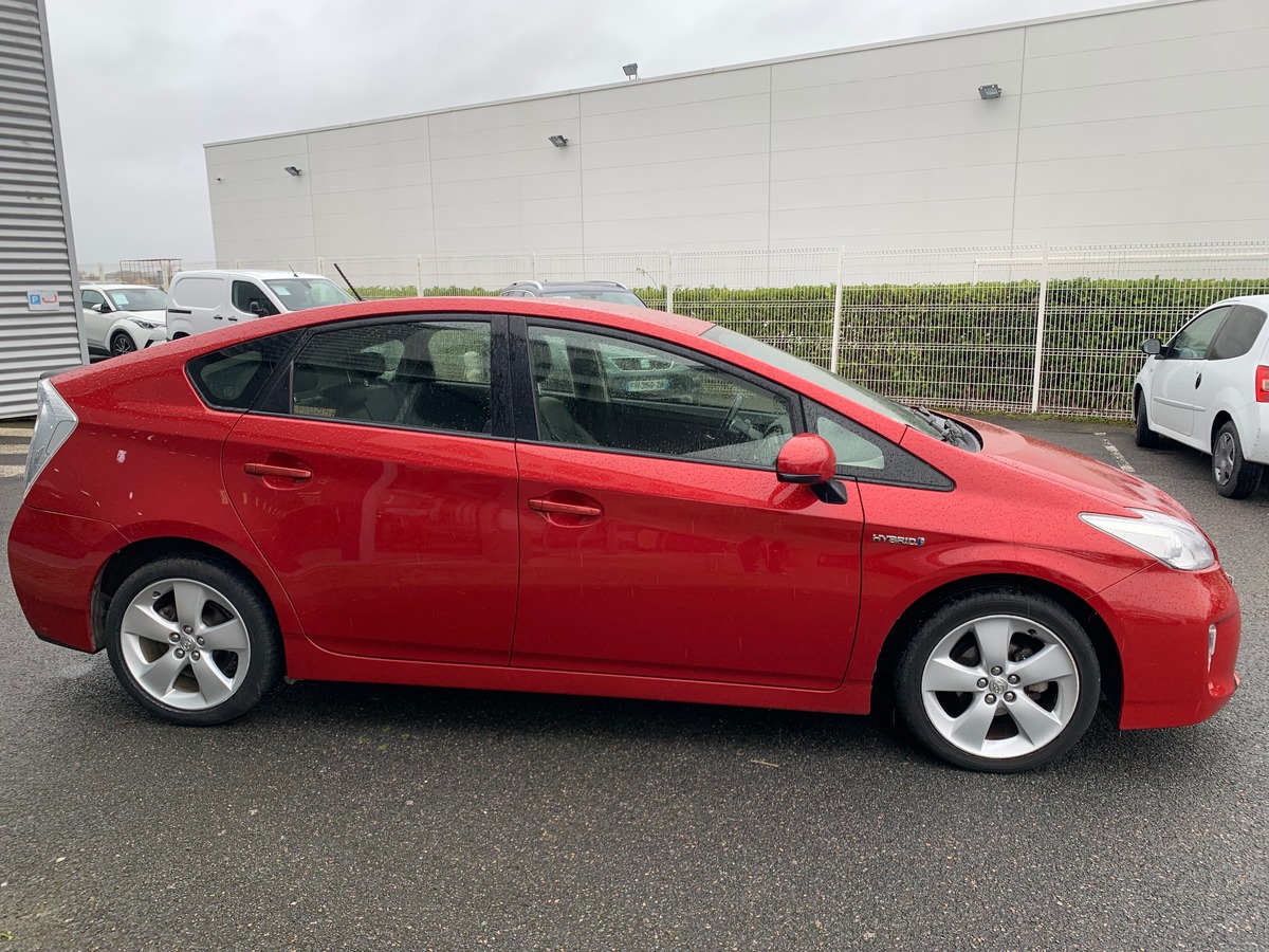 Toyota Prius 136 ch | Dynamic | Caméra de recul | Régulateur de vitesse | Climatisation