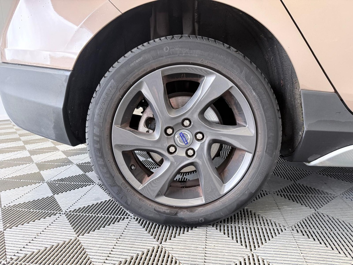 Volvo V40 Cross Country 1.6 D2  115  Momentum Première main