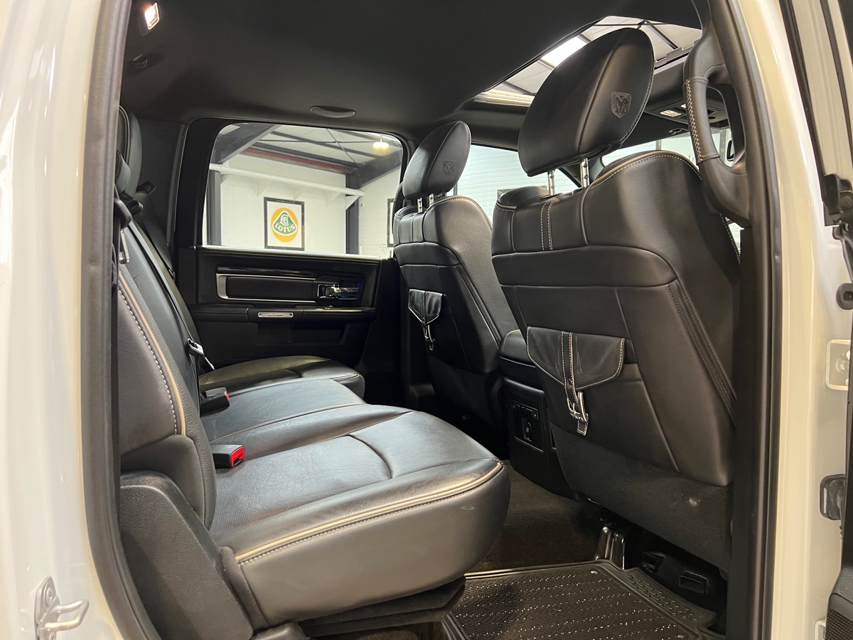 Dodge RAM 1500 5.7 V8 HEMI 395CV  LIMITED ÉTHANOL c