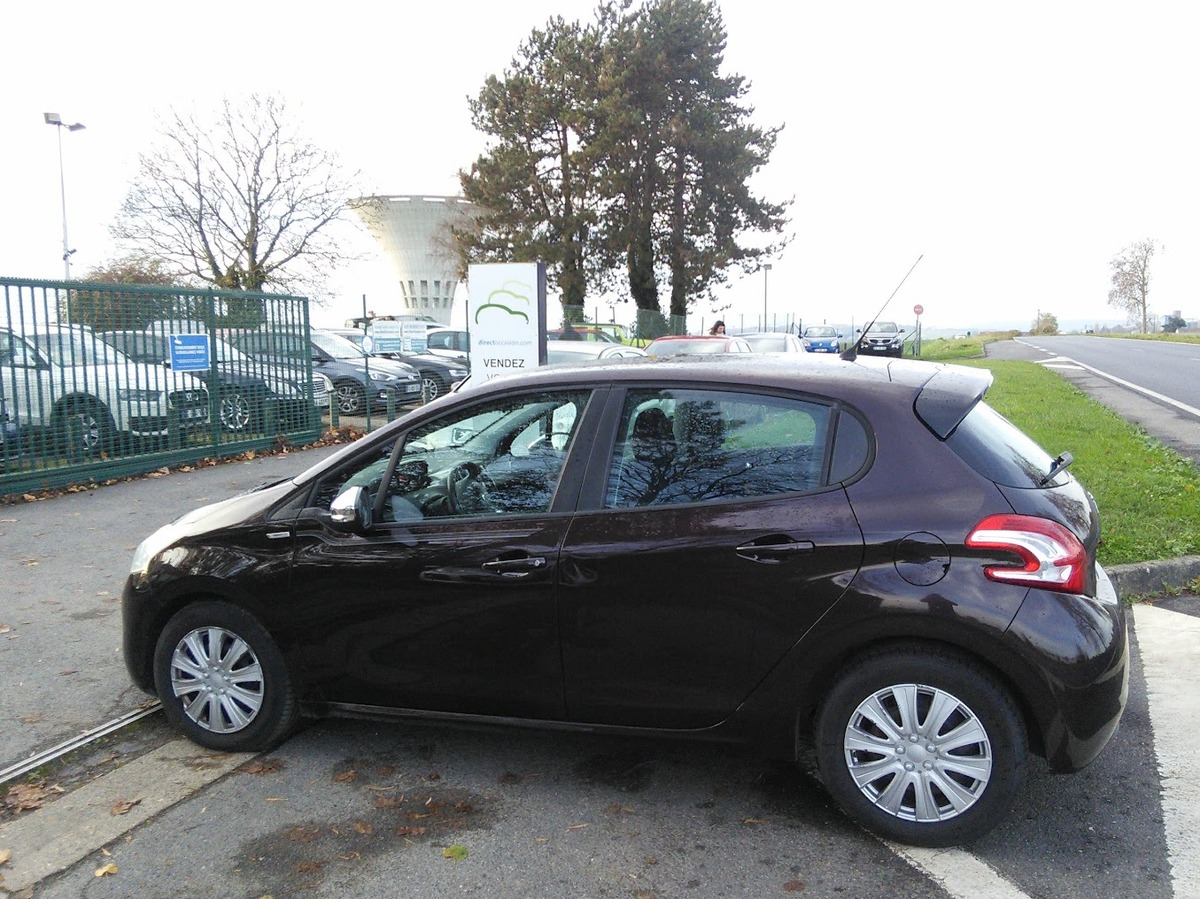 Peugeot 208 1.6 92 HDi Urban Soul - 5 PORTES  - REVISEE ET GARANTIE - DISTRIBUTION FAITE