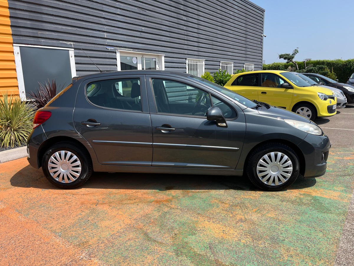 Peugeot 207 1.6 HDI 90 CH ACTIVE