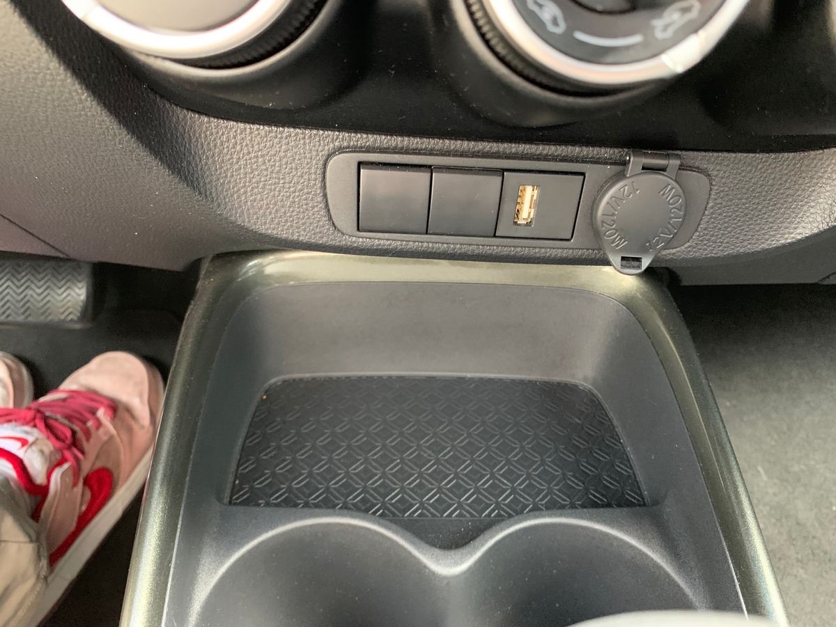 Toyota Aygo X 72 | Design | Apple car play | Régulateur | Climatisation | Ecran couleur tactile 8 "