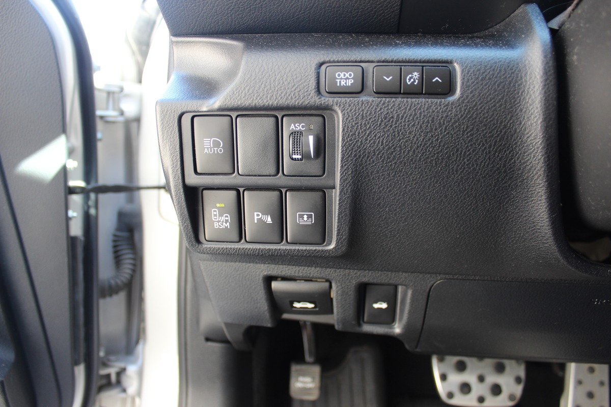 Lexus IS III (2) 300H F SPORT EXECUTIVE  FULL OPTIONS + CARPLAY / ENTRETIEN LEXUS / 2ème MAIN