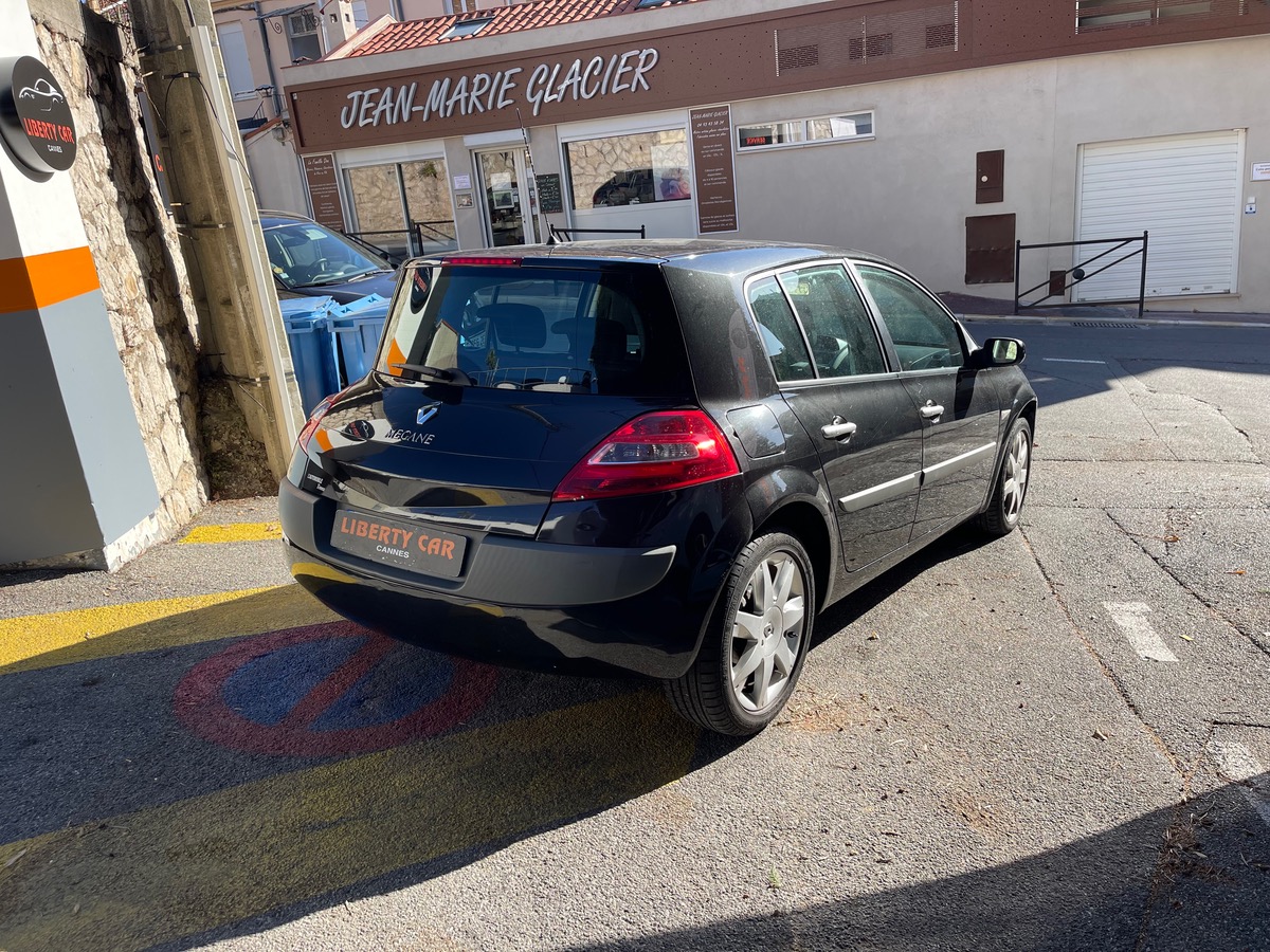 RENAULT Megane 1.6 i 111 CV / Km Réel / 2 ème Main / Boite Auto / 5 Portes / Clim