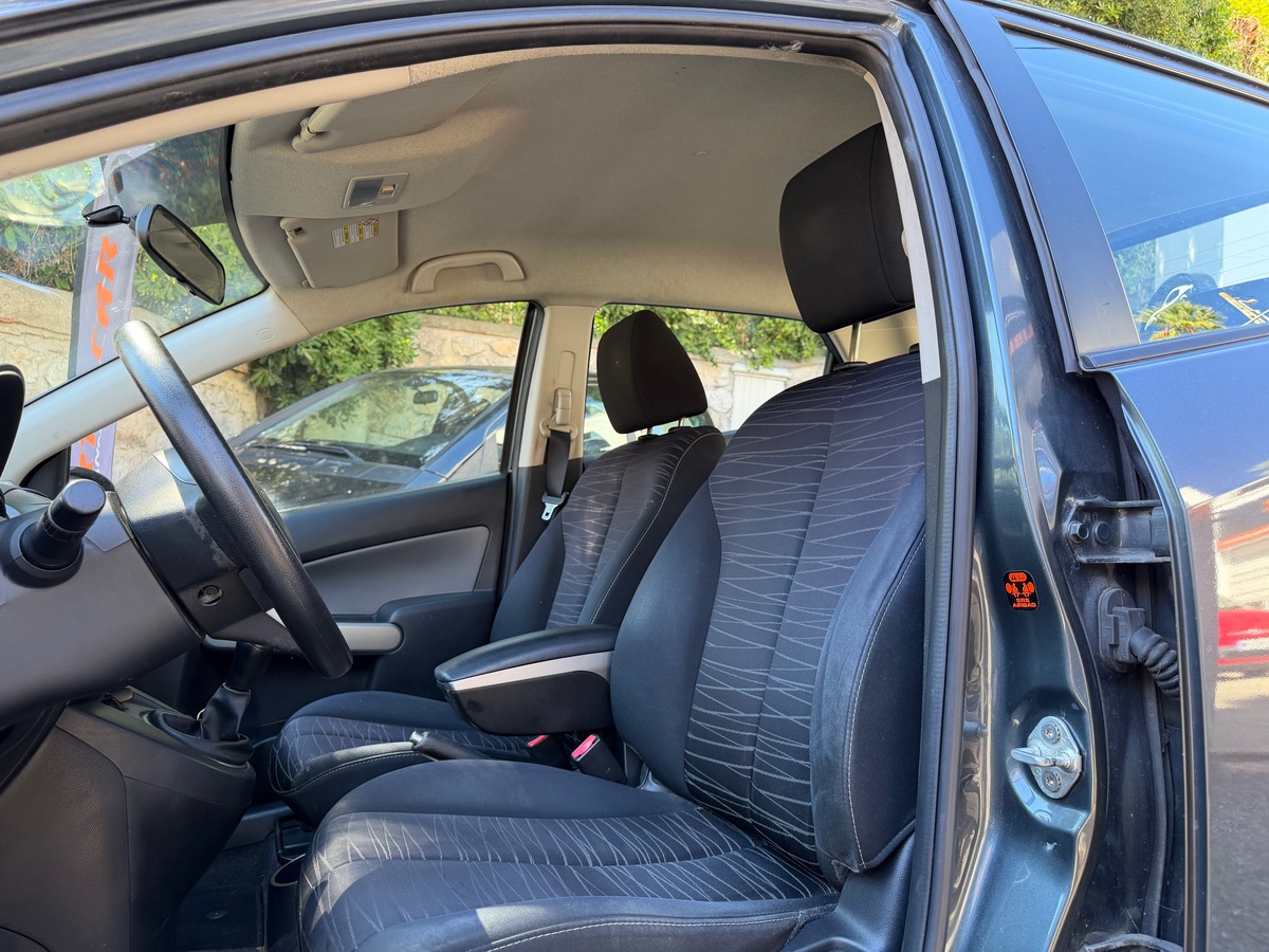 Mazda 2 1.3 i 75 CV / Clim / 5 Portes / Moteur à Chaine / Embrayage Neuf