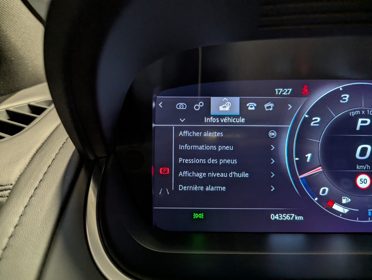 Jaguar F-TYPE R V8 5L 575 ch BVA8 AWD PAS DE MALUS