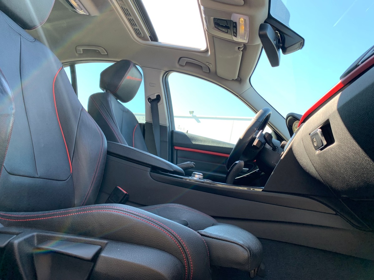 Bmw Série 3 326 | Sport | Régulateur vitesse | GPS | Siéges chauffants | Toit ouvrant | Mode Sport
