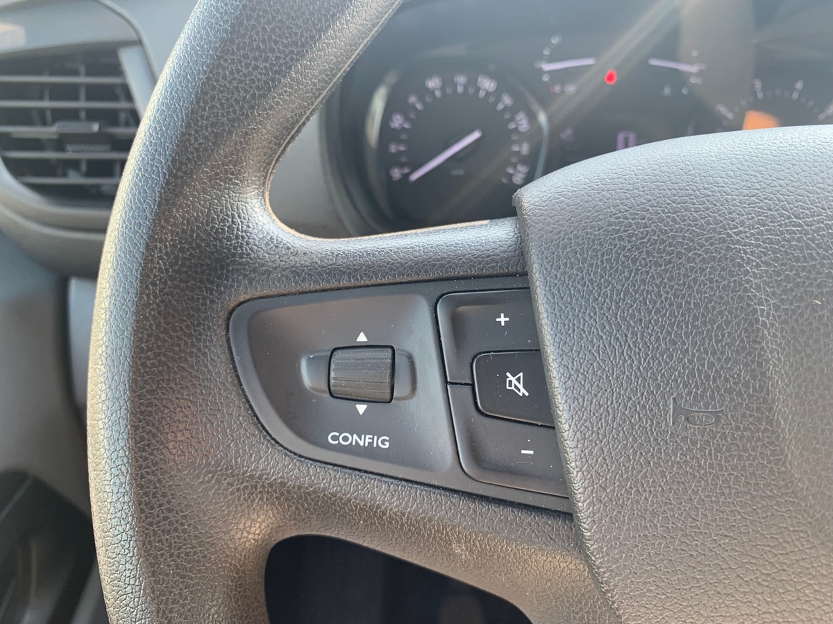 Toyota ProAce 122 ch | Business | Medium | 3 Places | Régulateur vitesse | GPS | Bluetooth | Radar
