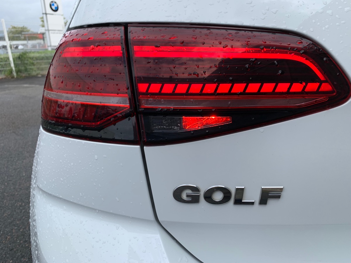 Volkswagen Golf VII 1.5 TSI 150 | Carat | Pack sport R-Line extérieur | Feux xénon | Caméra de Recul