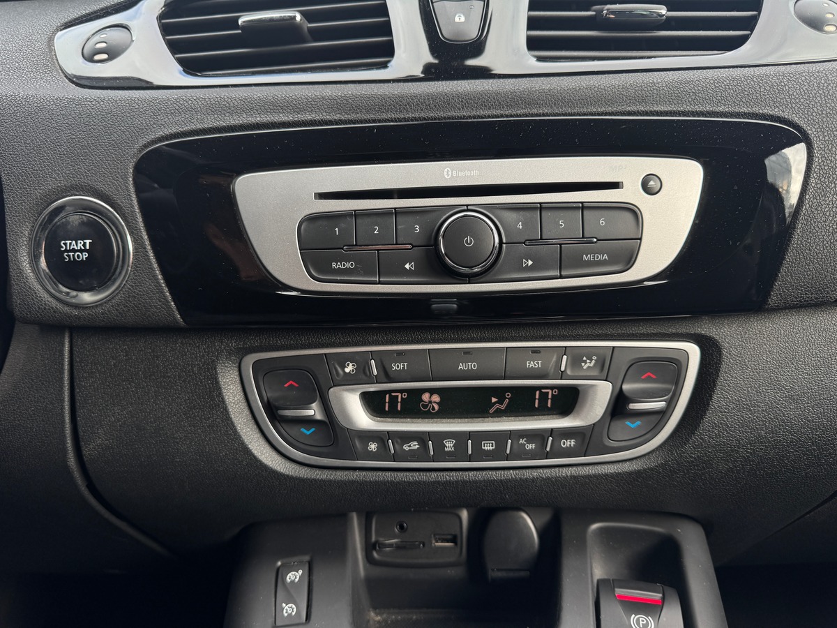 RENAULT Scenic 3 BOSE EDITION EDC6 Phase 2 1.5 dCi 110 cv Boîte auto
