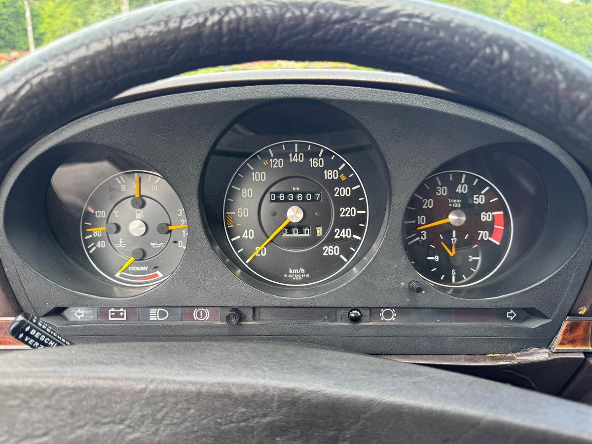 Mercedes-Benz SLC 500 V8 (C107) 240cv - Française - Kilométrage non garanti