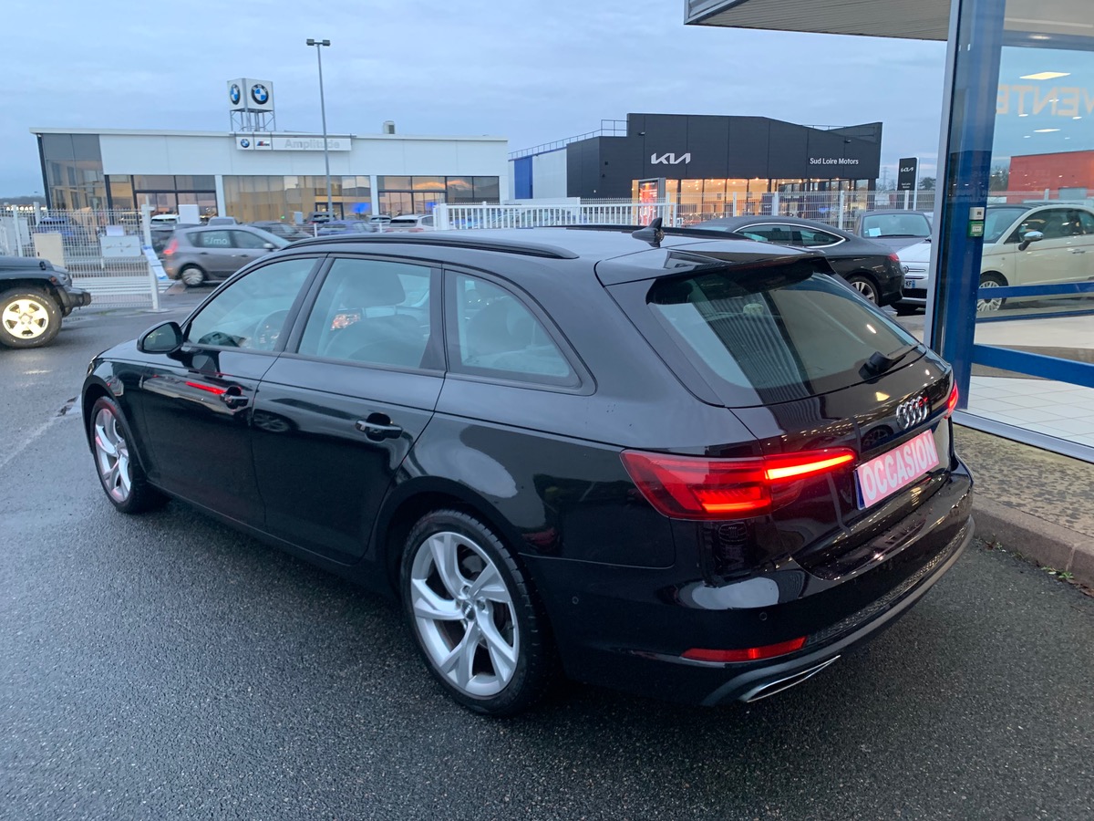 Audi A4 Avant 150 ch | Caméra 360° | Virtual cockpit |  Attelage amovible | Sièges chauffants