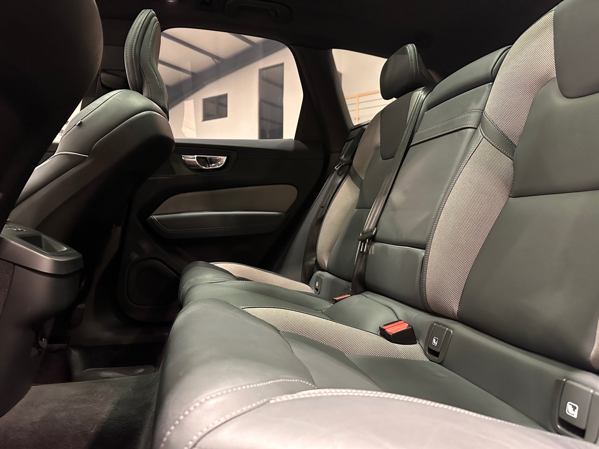 Volvo XC60 Phase 2 2.0 B4 D 197 cv R-DESIGN AWD - 1ère Main FR - Suivi Full Concession