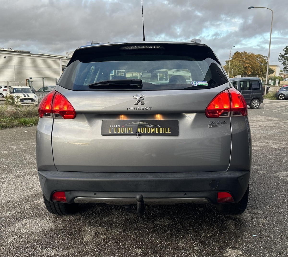 Peugeot 2008 1.2 PURETECH 130 S&S ALLURE  ATTELAGE