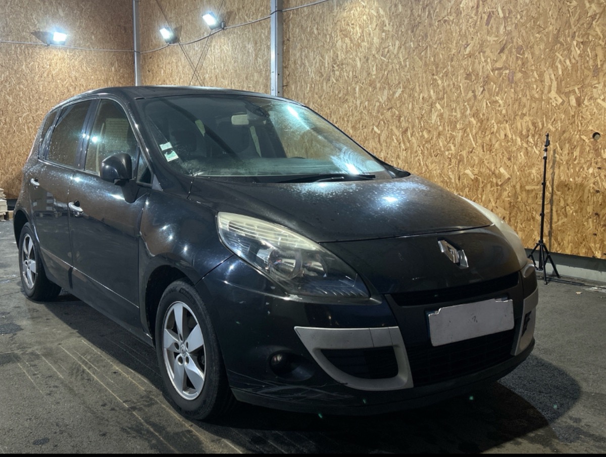 RENAULT Scenic III 1.9 dci