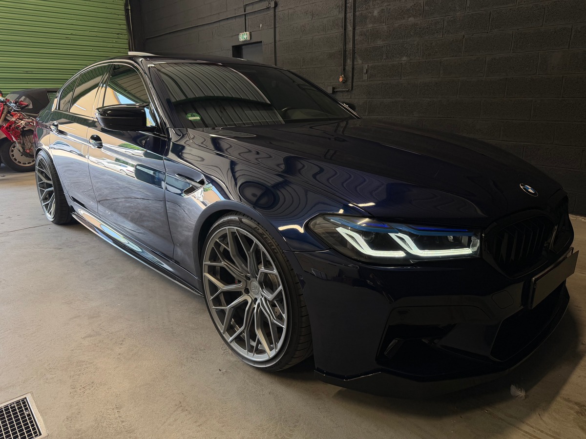 Bmw M5 compétition f90 lci phase 2 4.4 l v8 bi- turbo Bowers & Wilkins / Toit Ouvrant / Caméra 360°