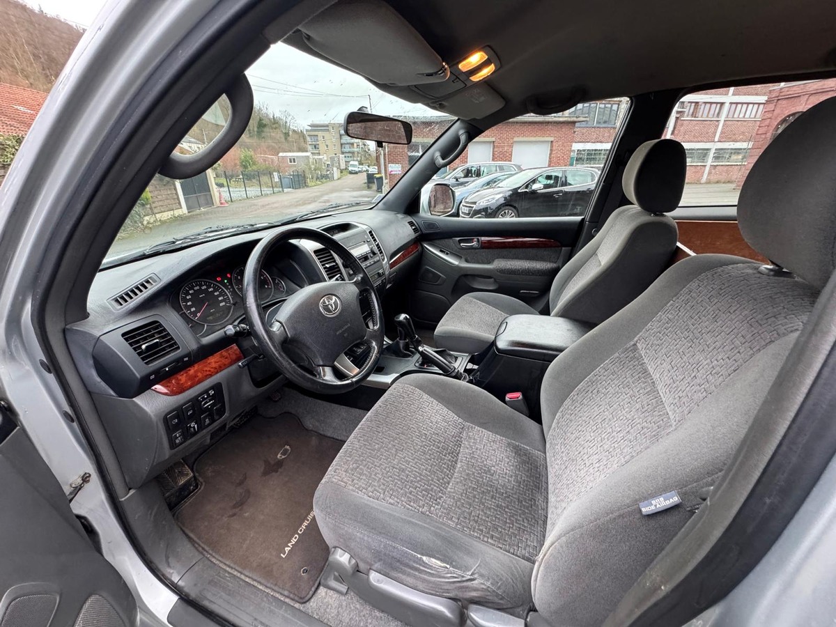 Toyota Land Cruiser KDJ125 D4-D 166 3 portes - Francais