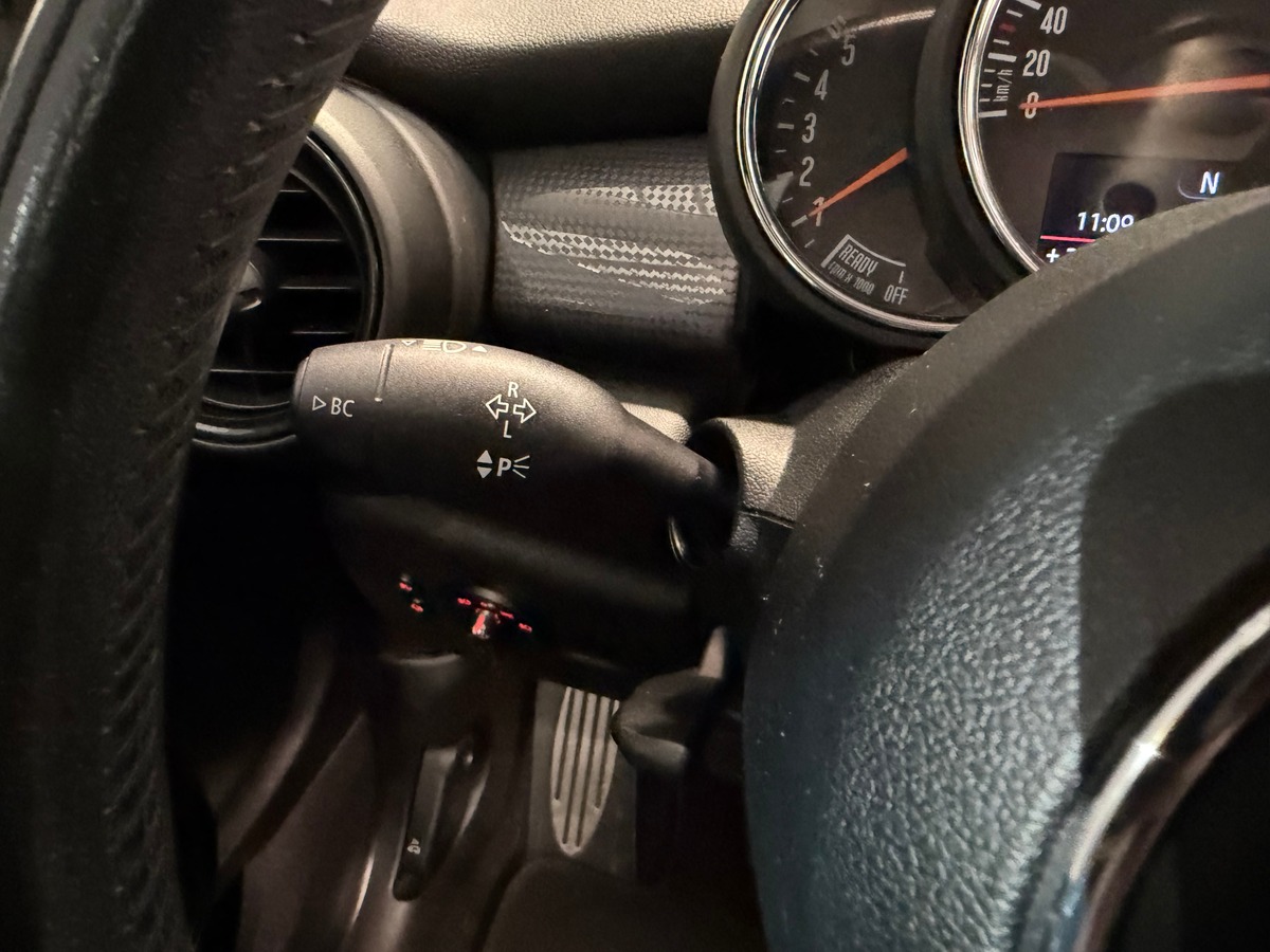 Mini Mini Cooper d 116CH Pack Chili