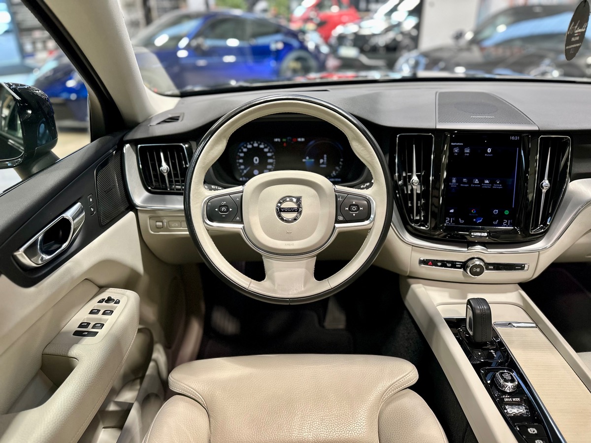 Volvo XC60 II (2) T6 Recharge AWD 253 + 87 Inscription Geartronic 8 340 Options+++ j