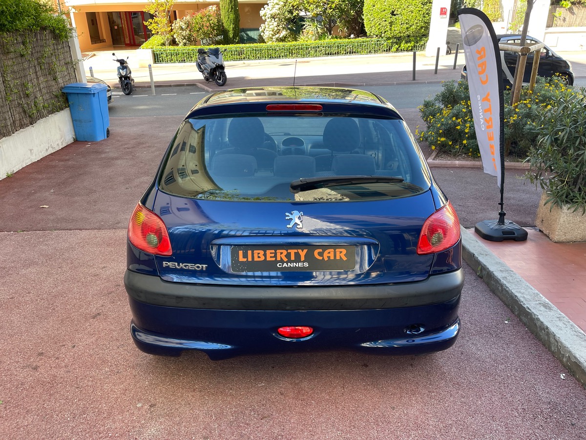 Peugeot 206 XR 1.4 i 75cv / 5 Portes / Courroie Ok