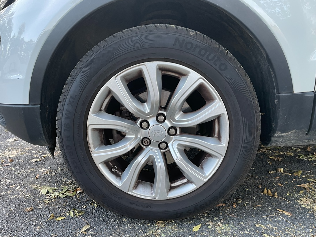 LAND ROVER EVOQUE 2.0 ed4 150 BVM Business - Historique Entretien complet