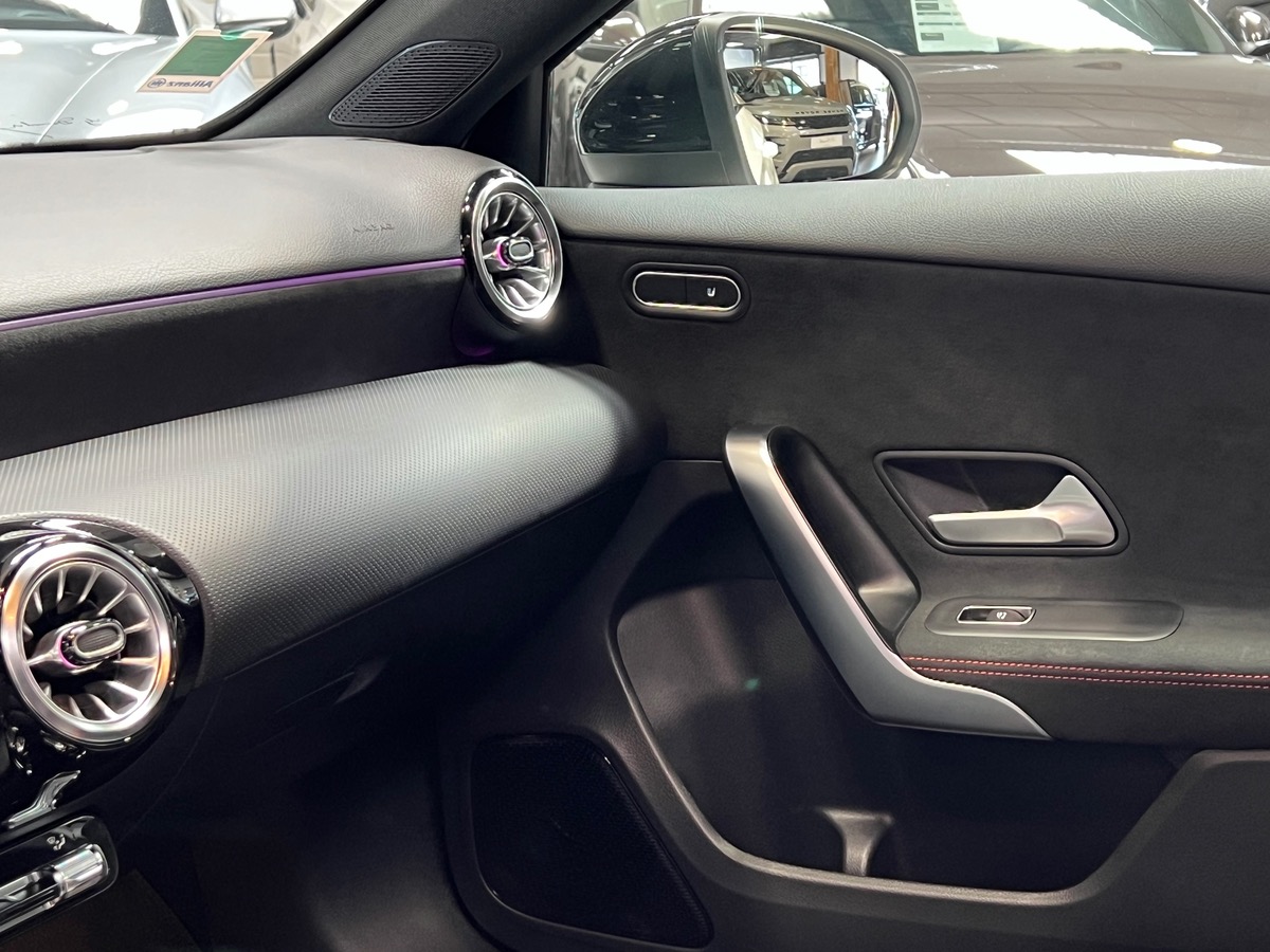 Mercedes-Benz Classe A 220D AMG LINE 190CV TO / 19900KM FR V
