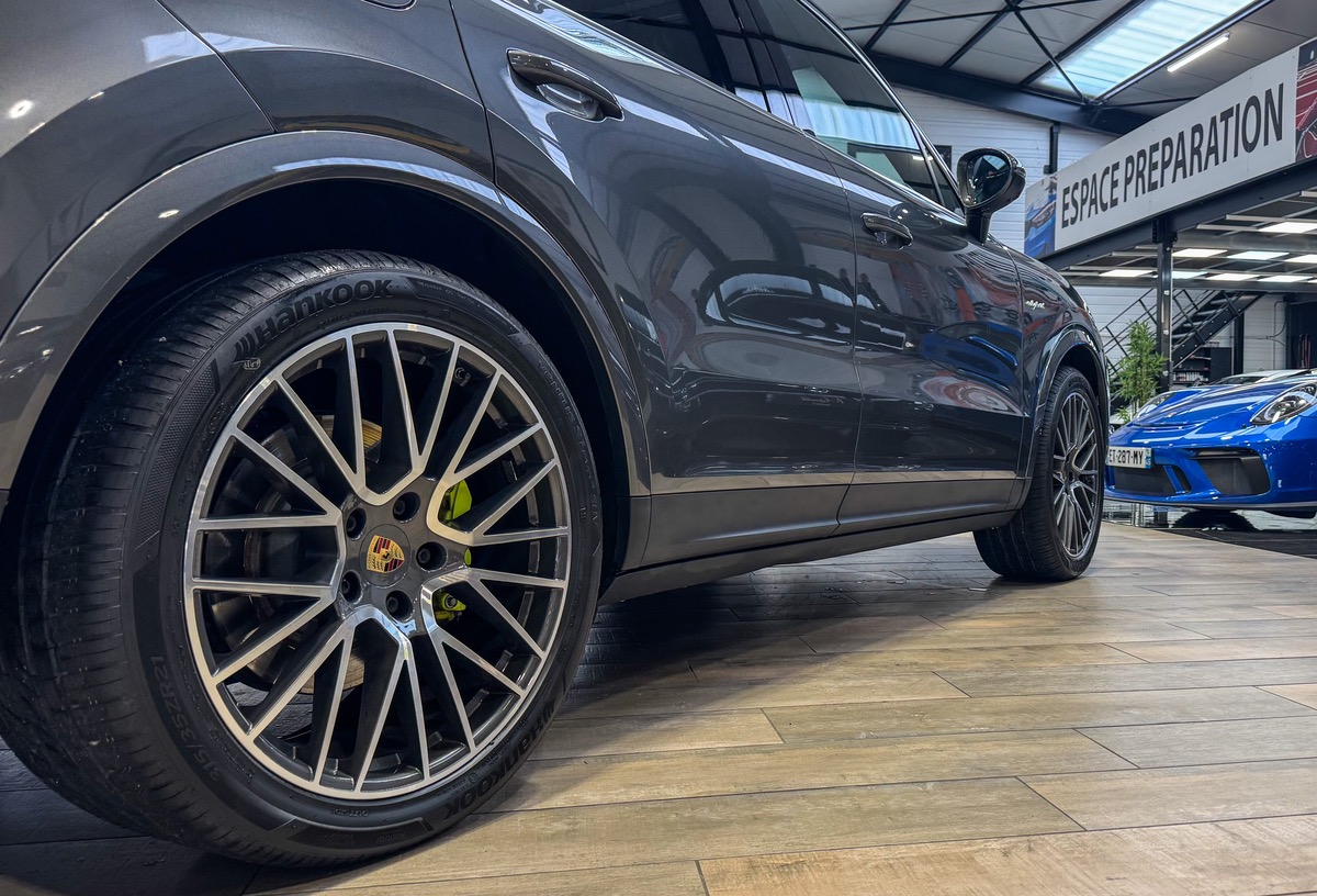 Porsche Cayenne III 3.0 V6 E-HYBRID 462 / FRANCE / 1ERE MAIN