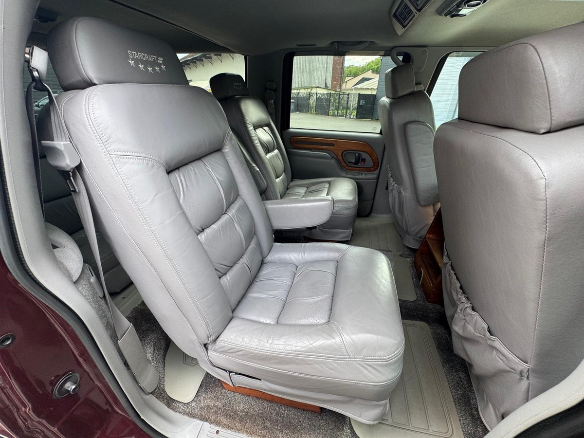 Chevrolet Suburban STARCRAFT 1500 5.7 V8 250cv 7 places