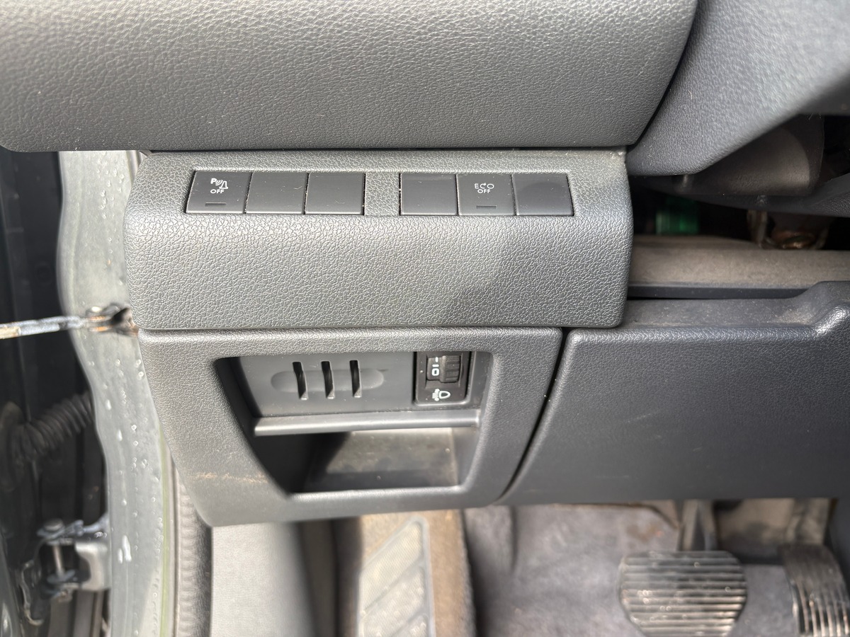 Peugeot 3008 1.6 hdi - 115CH - 6CV