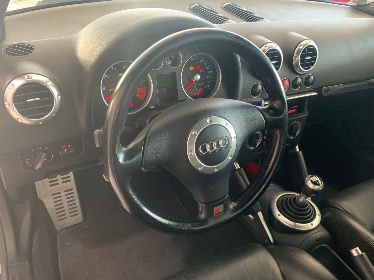 Audi TT 180 ch | Cuir | Radio | Distribution et Pompe à eau ok | Jantes Alu | Airbags