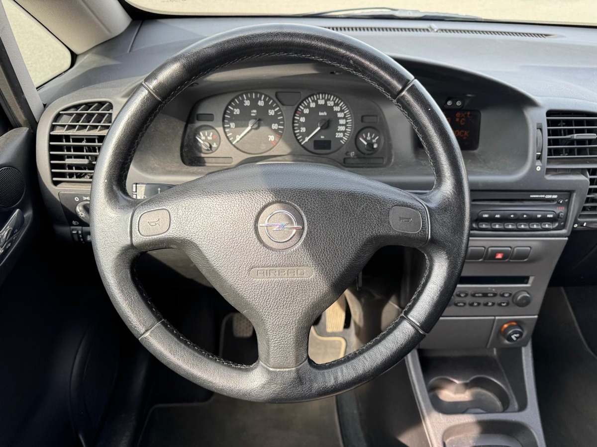 Opel Zafira 1.6 100- 7 places - Disneyland-Garantie