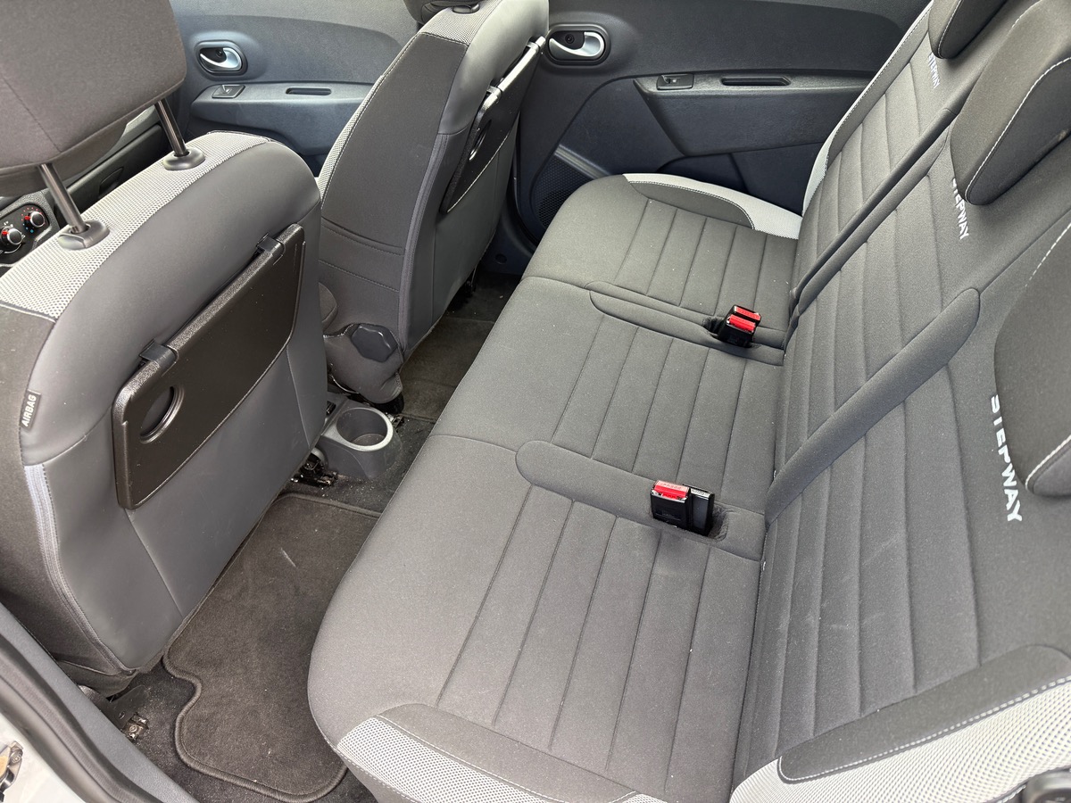 Dacia Lodgy 1.3 TCe FAP 130 cv Stepway, 5 places, Suivi Complet