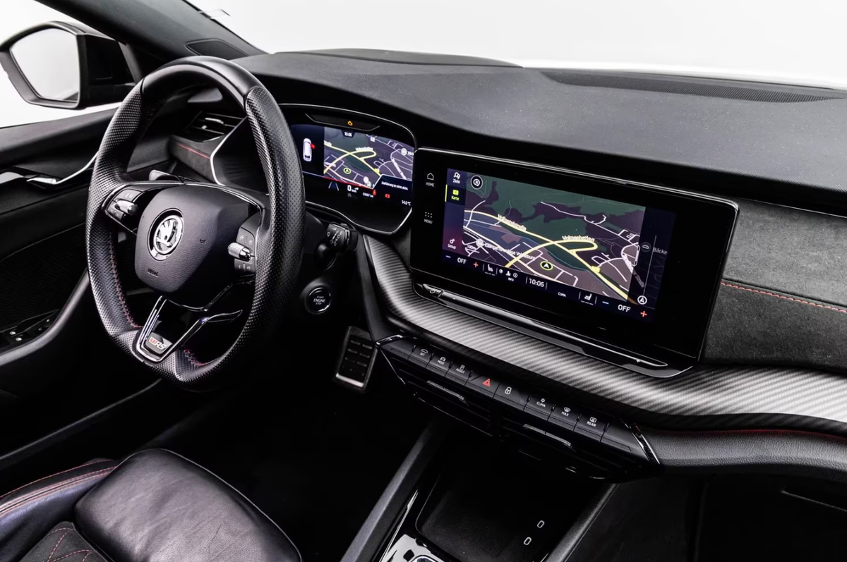 Skoda Octavia Combi 2.0 TDI 200ch RS DSG7/Toit ouvrant/Attelage/Caméra/Matrix/Aff tête haute/Canton