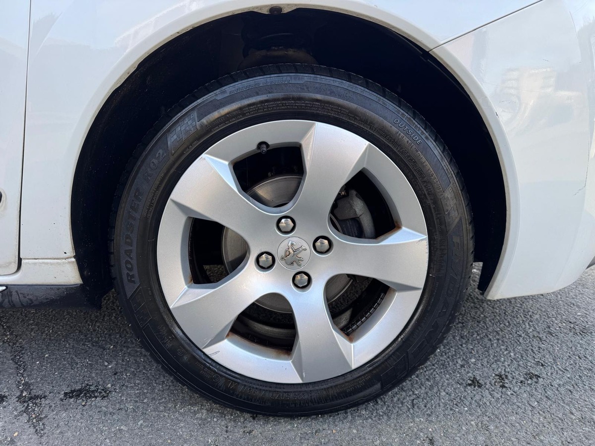 Peugeot 3008 1.6 HDi 110 - Boite Auto - Premium Pack - Garantie