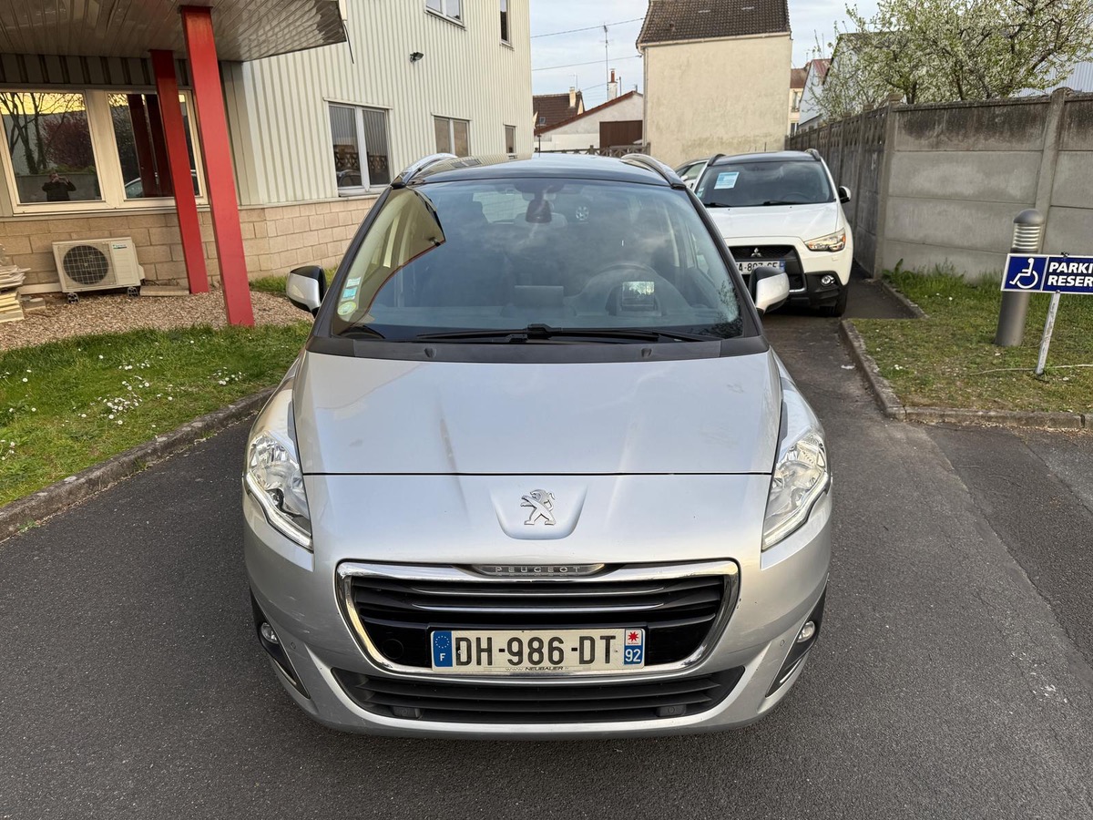 Peugeot 5008 1.6 HDI 115 CV allure 1er main 4X sant frait CB
