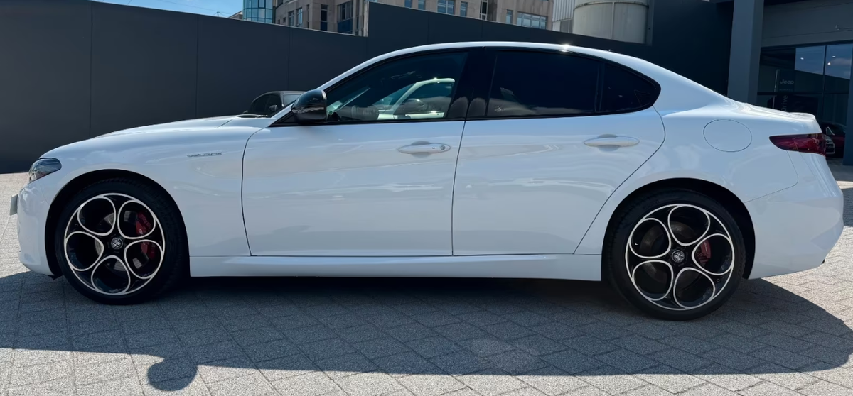 Alfa Romeo Giulia 2.0 TB 280ch Veloce Q4 AT8 Toit ouvrant Harman-Kardon