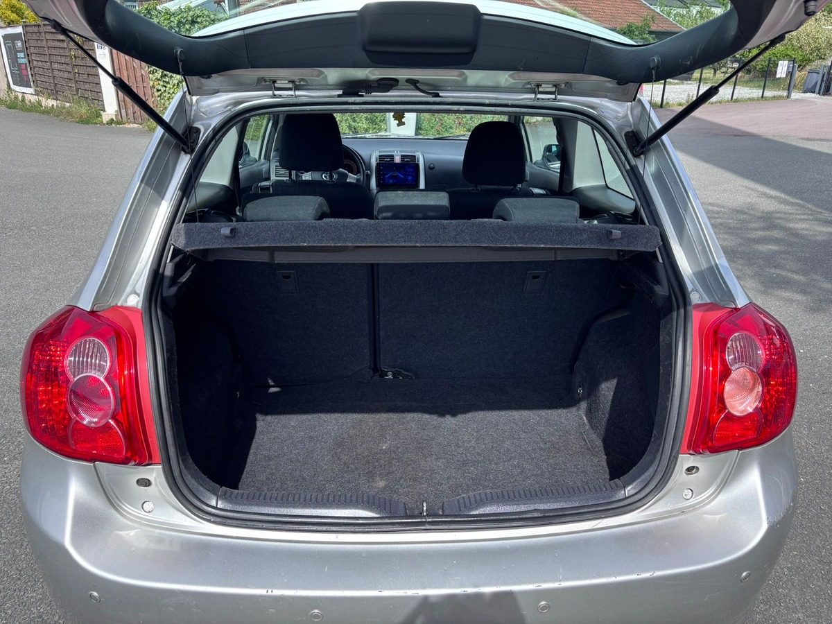 Toyota Auris 1.6i LUNA - Révisée - Garantie