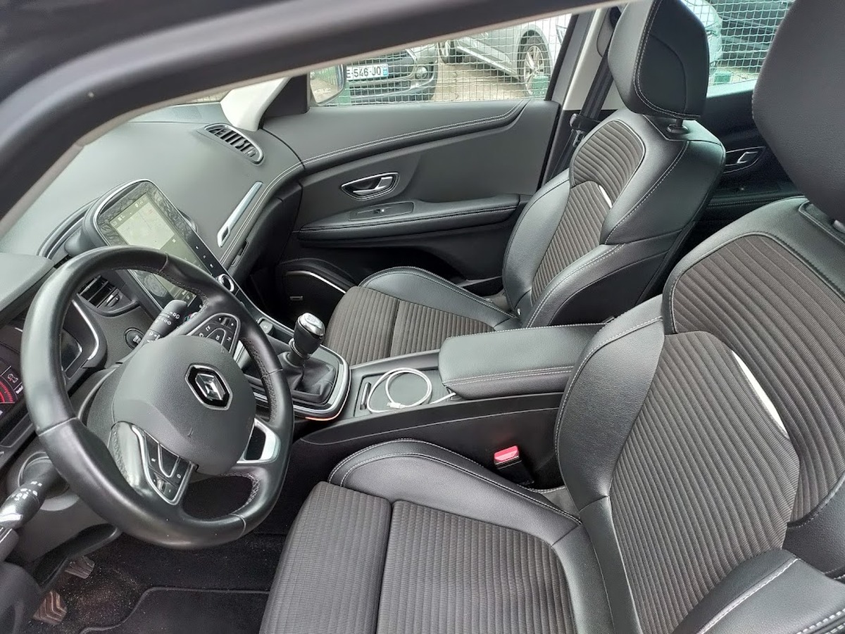 RENAULT Grand Scenic IV 1.7 Blue dCi 150 Business Intens 7 PLACES