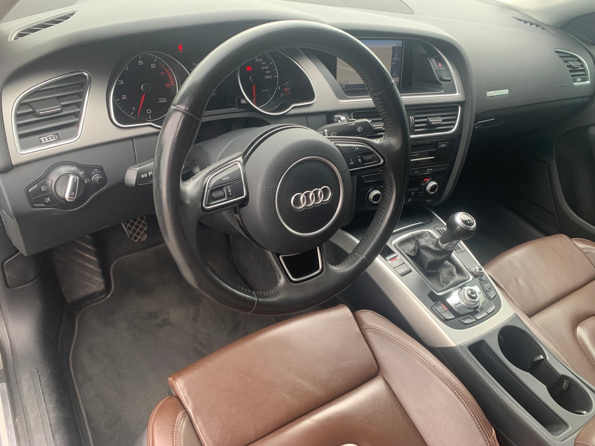 Audi A5 Sportback 210 ch | Ambition luxe | GPS | Cuir | Sièges électriques | Bluetooth | Régulateur