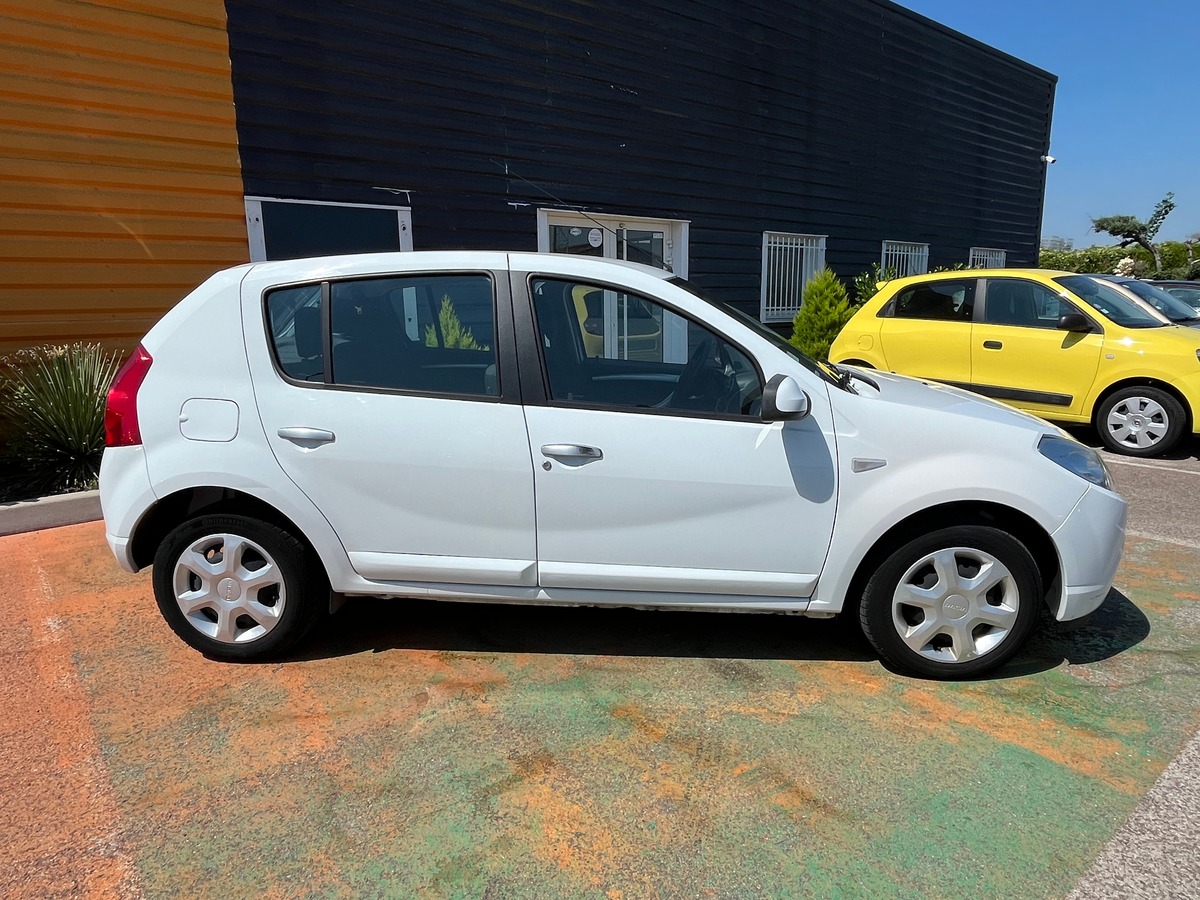 Dacia Sandero 1.4 MPI 75 CH ESSENCE GPL LAUREATE