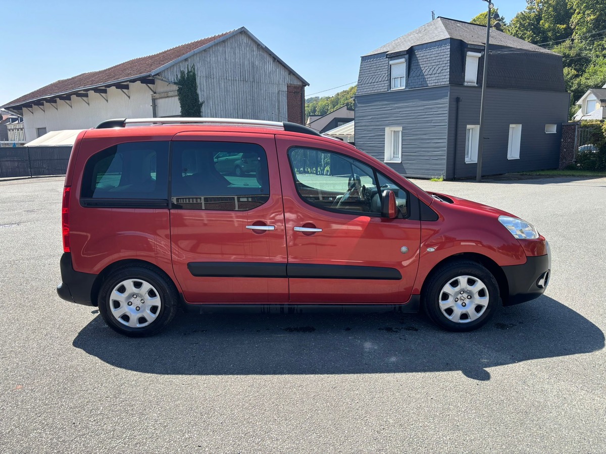 Peugeot Partner 1.6 HDi Outdoor Pack - ATTELAGE -  Révisé - Garantie