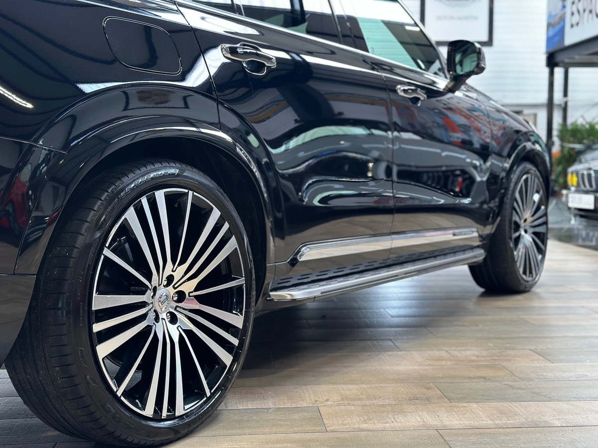 Volvo XC90 T8 Recharge Inscription Luxe AWD - 7 PLACES - 1ère Main - Attelage - FULL OPTIONS